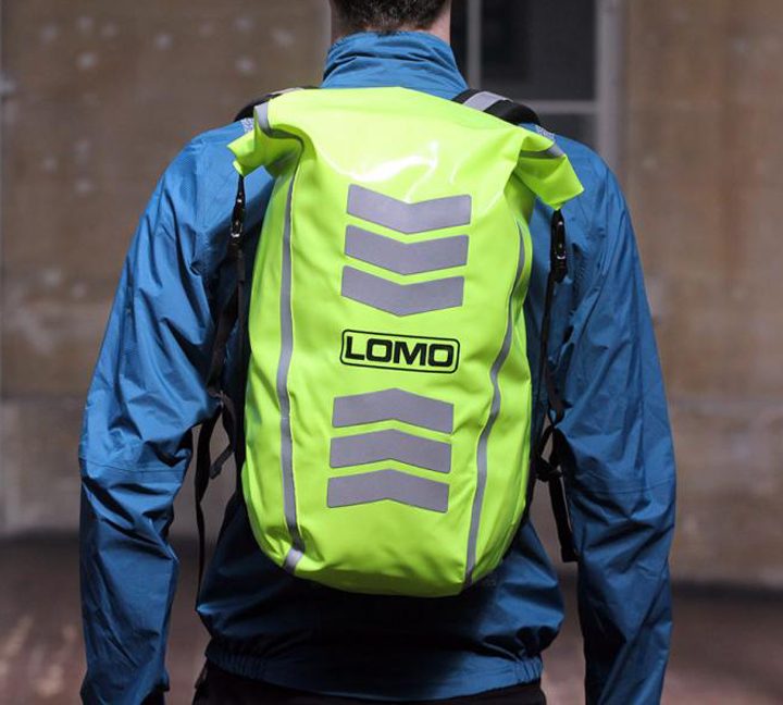 Backpack with reflective material can prevent accidents